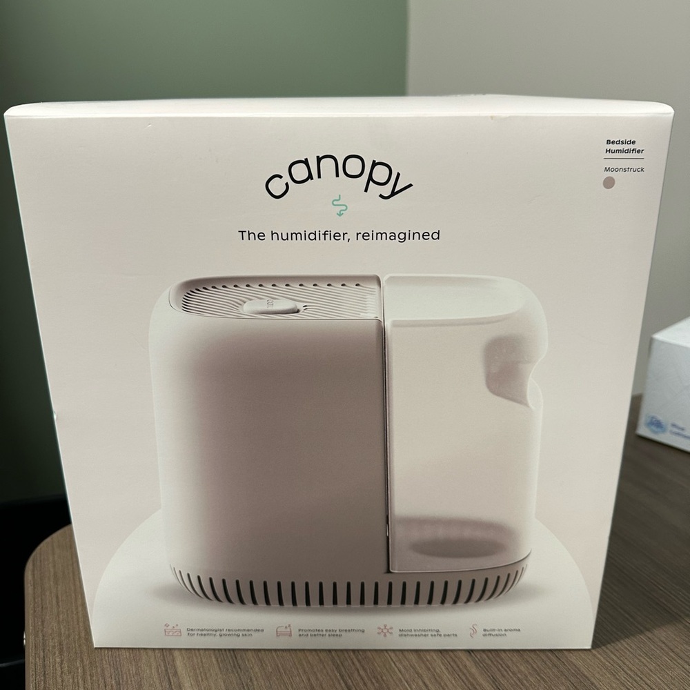 Canopy bedside humidifier